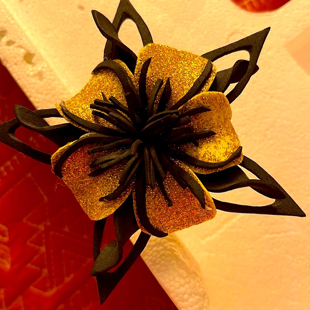 Female hair decor